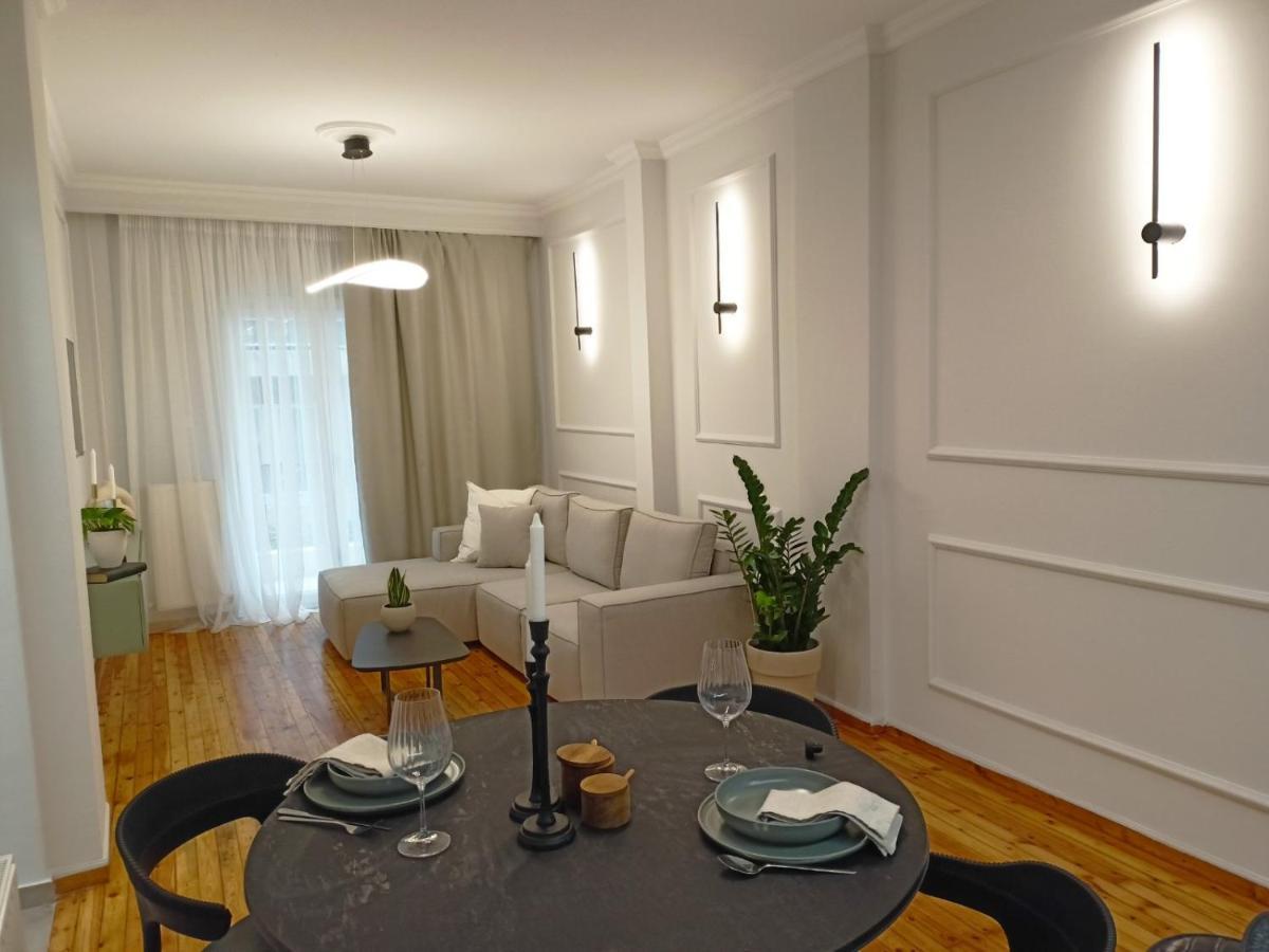 Stylish Modern Classic Apartment Thessaloniki Exterior foto